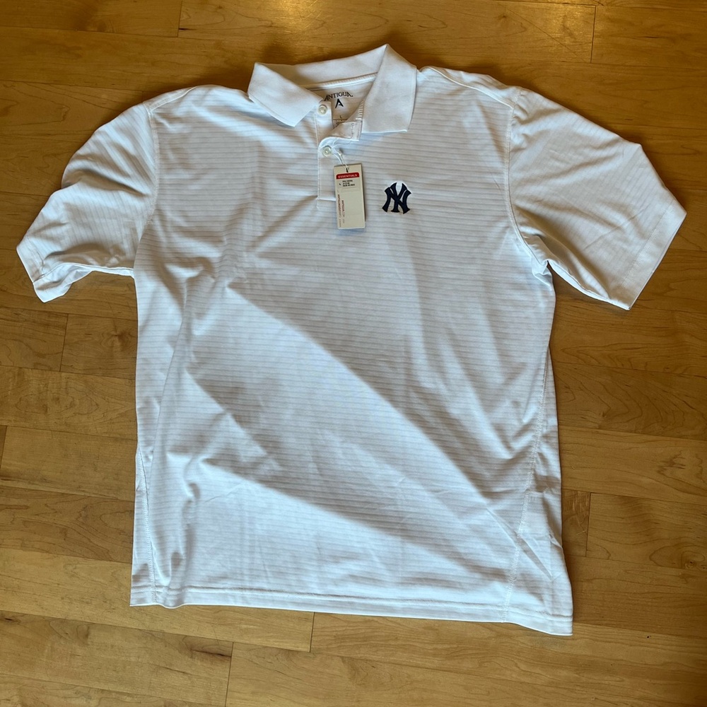 Men’s Yankees Antigua collared shirt